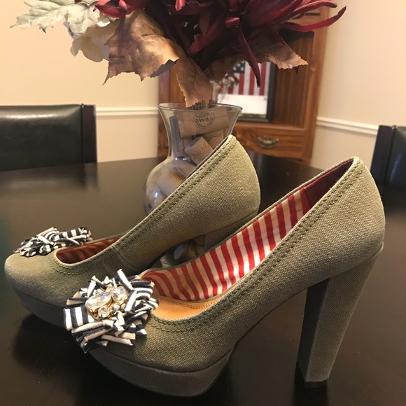 Gianni Bini Heels - Picture 3 of 5